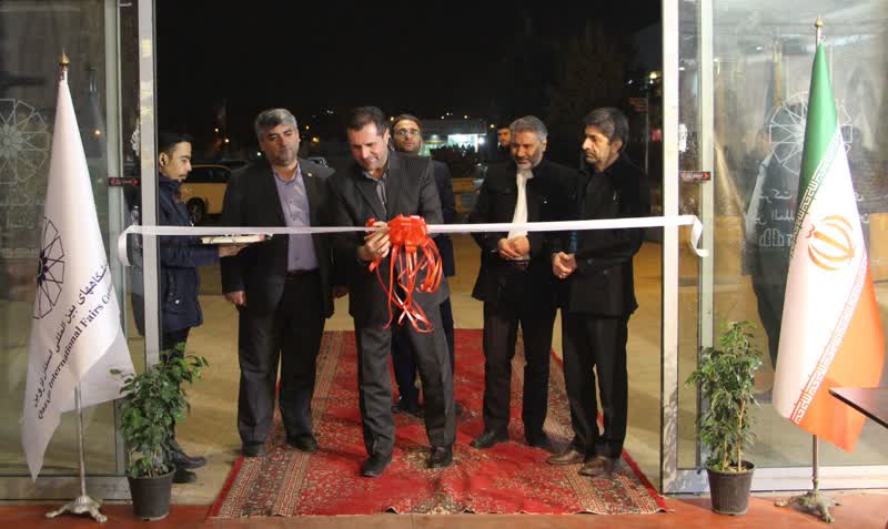 افتتاح پانزدهمین نمایشگاه تخصصی فرش دستباف و تابلوفرش با حضور جمعی از مسئولان استانی