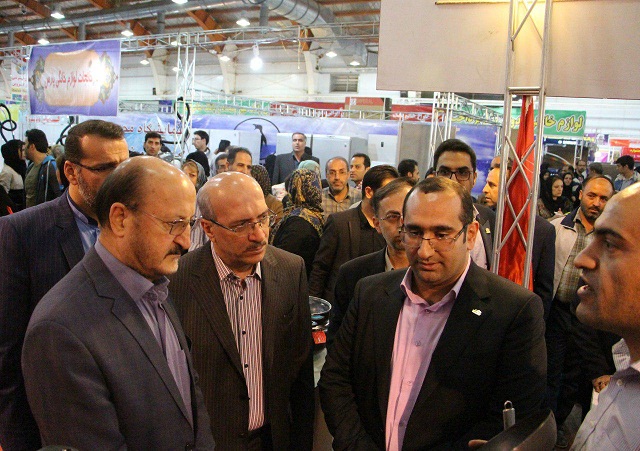 استاندار قزوین:برگزاری نمایشگاهها نقشی جدی درمعرفی کالاهای ایرانی داردوبسترسازتقویت انگیزه مردم برای خریدتولیدات داخلی است
