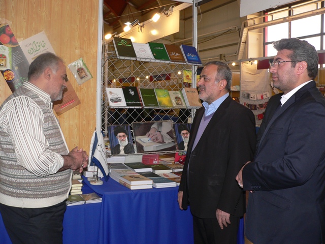 بازدید دکتر محمدی نماینده مردم قزوین در مجلس شورای اسلامی از دهمین نمایشگاه کتاب