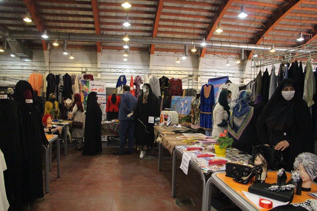 برپایی غرفه های عفاف و حجاب در حاشیه برگزاری نمایشگاه طرح ضیافت رمضان