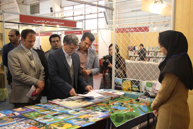 گزارش تصویری آیین گشایش یازدهمین نمایشگاه کتاب استان قزوین
