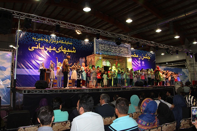 برگزاری جشن رمضان و بازارچه خیریه با حضور هنرمندان مطرح کشور و استان و اجرای برنامه های شاد