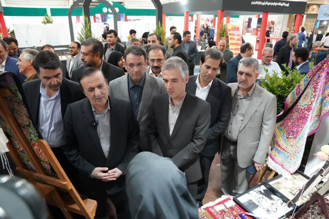 بازدید استاندار قزوین از نمایشگاه مدیریت شهری